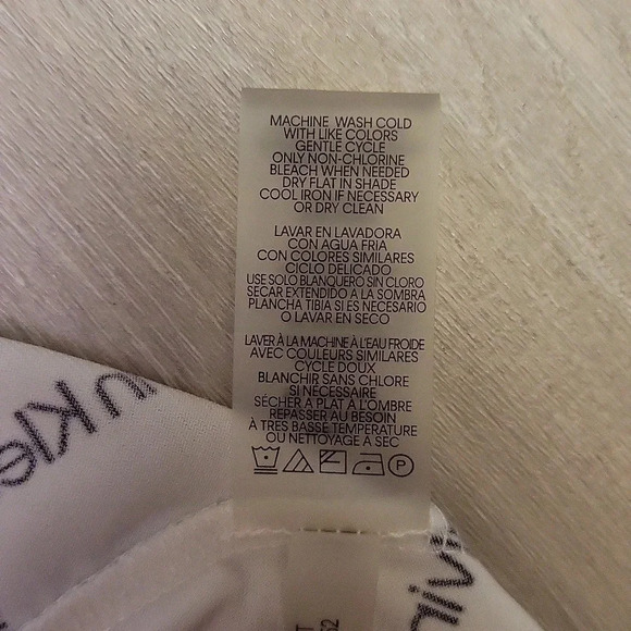 🛍Calvin Klein Logo Print White Short Sleeve Round Neck Blouse Womens - Picture 4 of 8